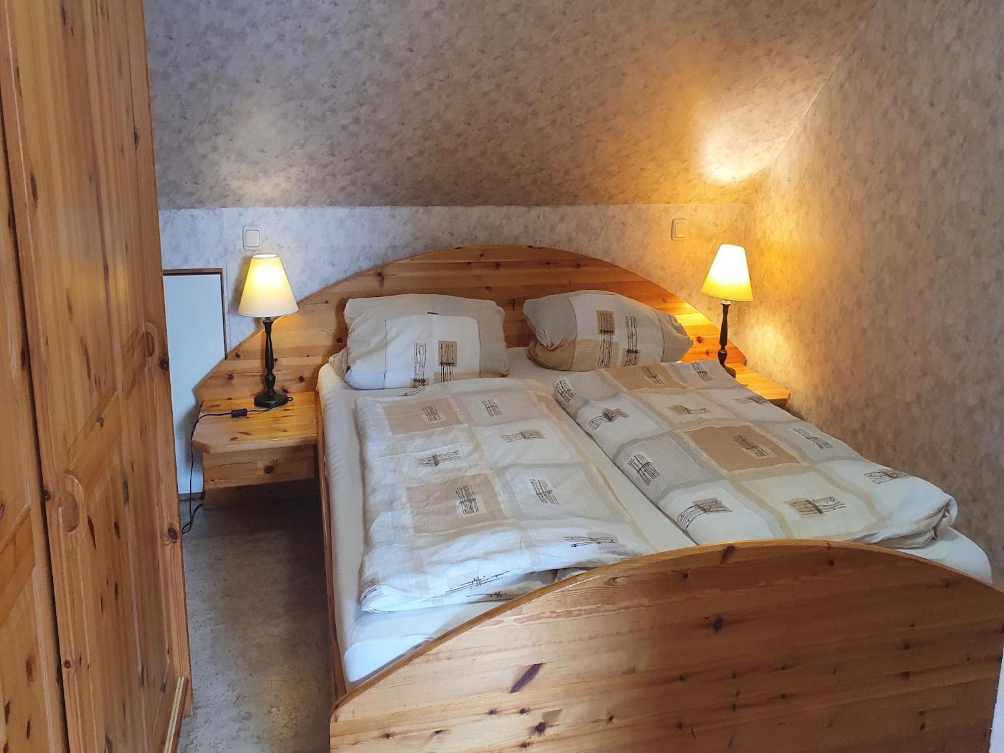 Large Detached Holiday Home In Hesse With Private Garden And Terrace Homberg  Exteriör bild