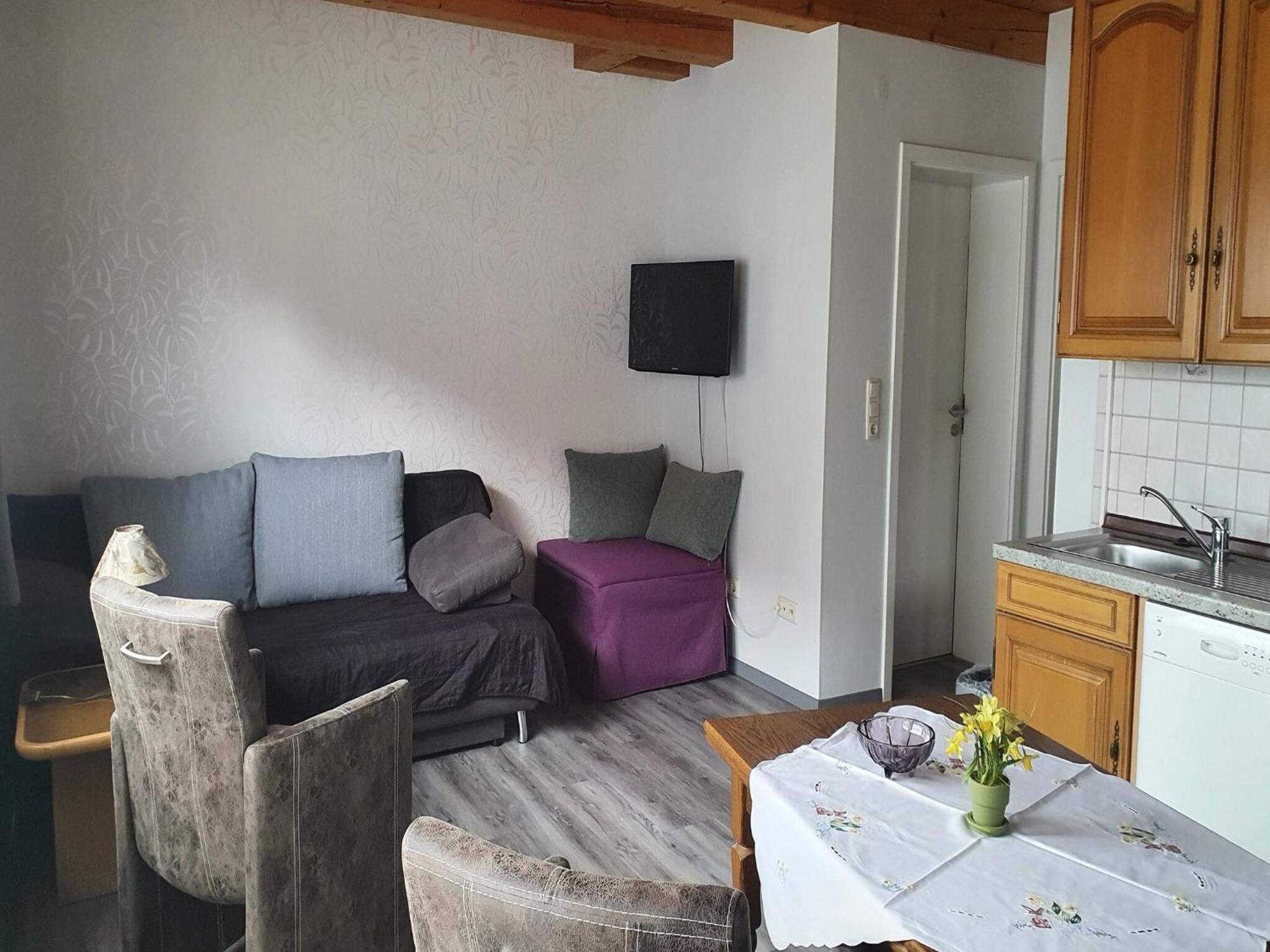 Large Detached Holiday Home In Hesse With Private Garden And Terrace Homberg  Exteriör bild